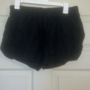 Black linen shorts with pockets